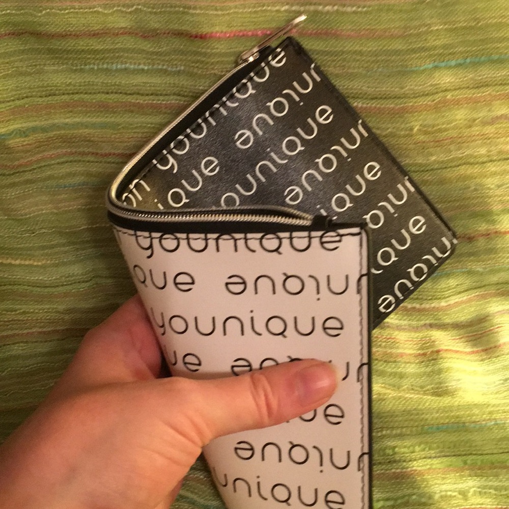unique zip case - Picture 6 of 9